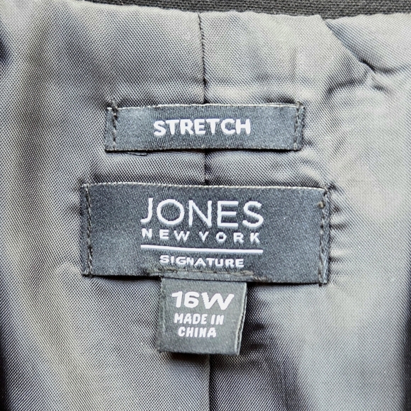 Jones New York Black Two-Button Blazer - Picture 7 of 8